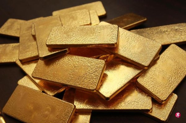 Gold prices have been consolidated before the weekend as the US dollar rises