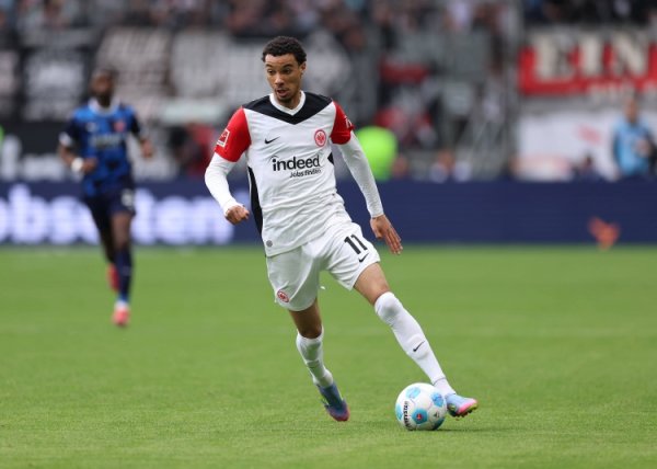 Reporter: Chelsea s deal to sign Ekitic before the Club World Cup failed, but the two sides are still negotiating