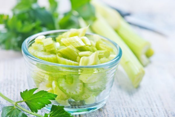 Don t use plastic bags or fresh film packaging experts teach you to use a trick to extend the freshness and crispness of celery