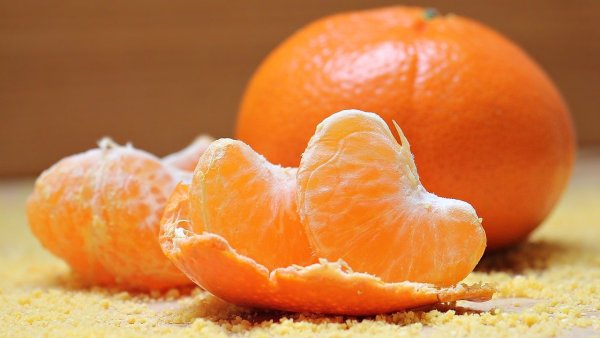 Anti-cancer fruit oranges! Anti-inflammatory, eating silk to lower blood lipids, one article to read the nutrition, benefits, and how to choose the nutrition of 