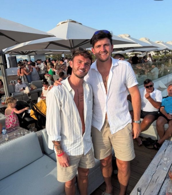 Hello, brothers! Maguire posted vacation photos on social media and was in the same frame with national teammate Madison