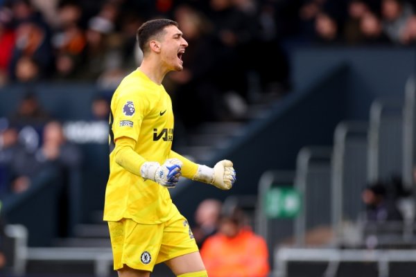 Times: Sunderland, Villa and Bournemouth are interested in Chelsea goalkeeper Petrovic