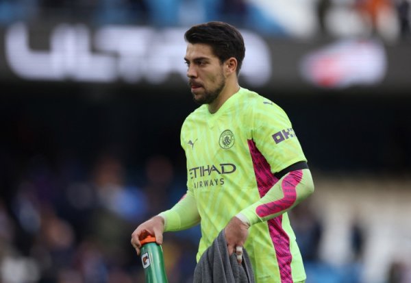 Reporter: Burnley will consider introducing Ortega if Trafford leaves the team