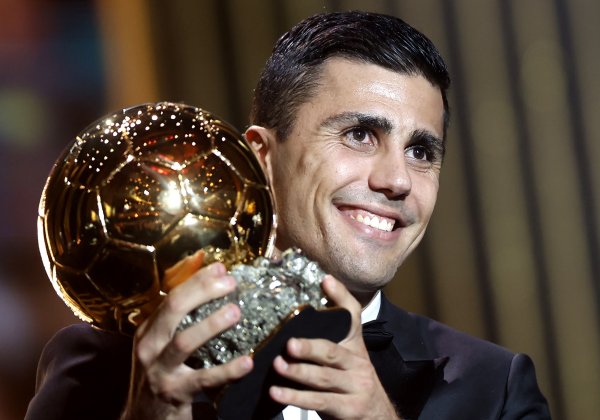 Reporter: Real Madrid is very difficult to sign Rodri this summer, but it is very likely to achieve it in the future.