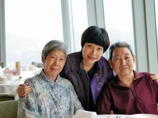 My father felt depressed and his mother was demented, and Zhang Manjuan 