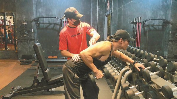 Fitness training bloody pain teaching: Never change the experience by injury
