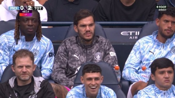 You boy 😅Mar City fell behind two goals Foden laughed on the bench, and the rest of the people looked serious