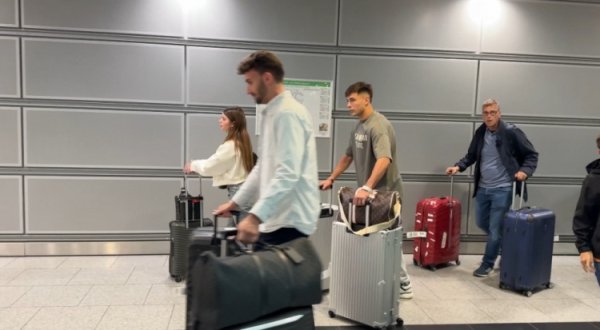 Reporter: Dortmund s new aid Anselmino arrived at Dusseldorf Airport and the physical examination will be conducted soon