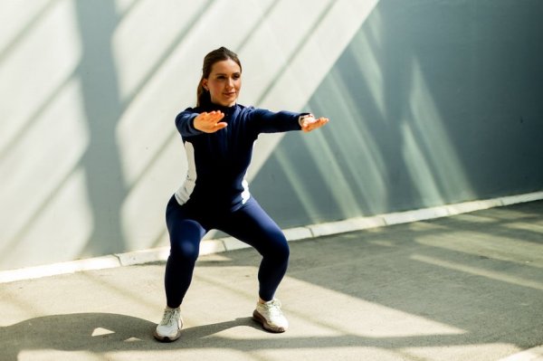 Don t wait until something goes wrong. Experts suggest 3 training exercises to prevent urinary incontinence: the earlier you practice, the better