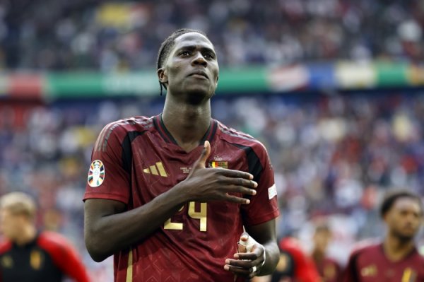 Foreign media: Amadou Onana couldn’t buy size 47 sneakers, so Belgian Football Association employees flew them to him